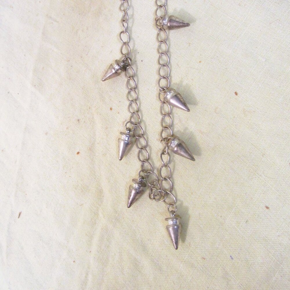 UNIQUE SPIKED CHOKER NECKLACE WITH POINTED HANGERS, SILVERTONE